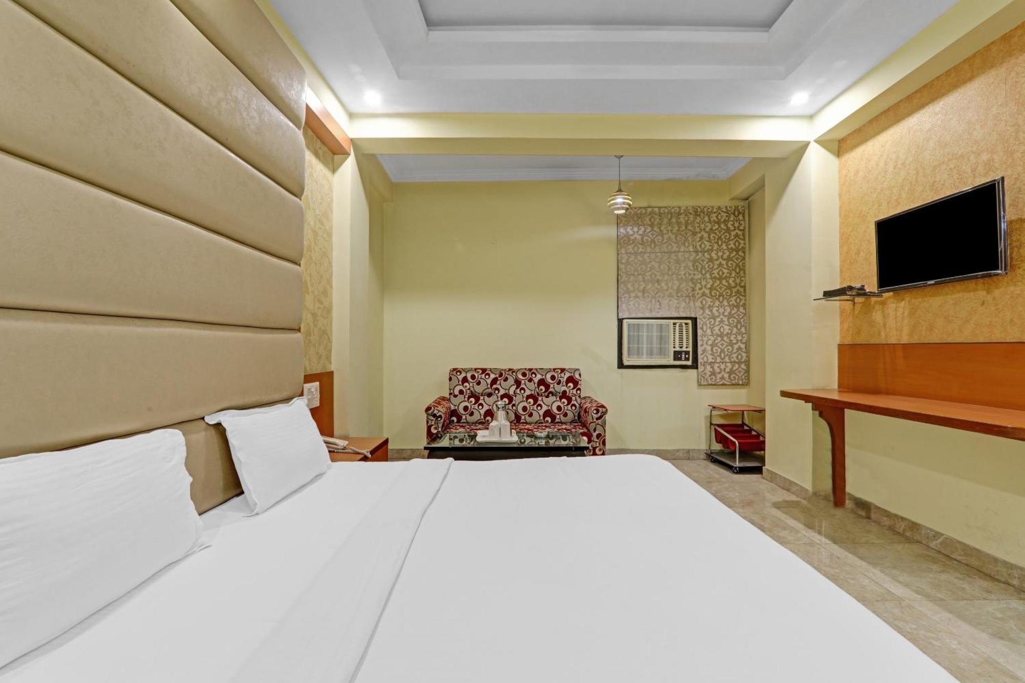 Super Capital O Townhouse Govinda Royal Hotel Kanpur Buitenkant foto