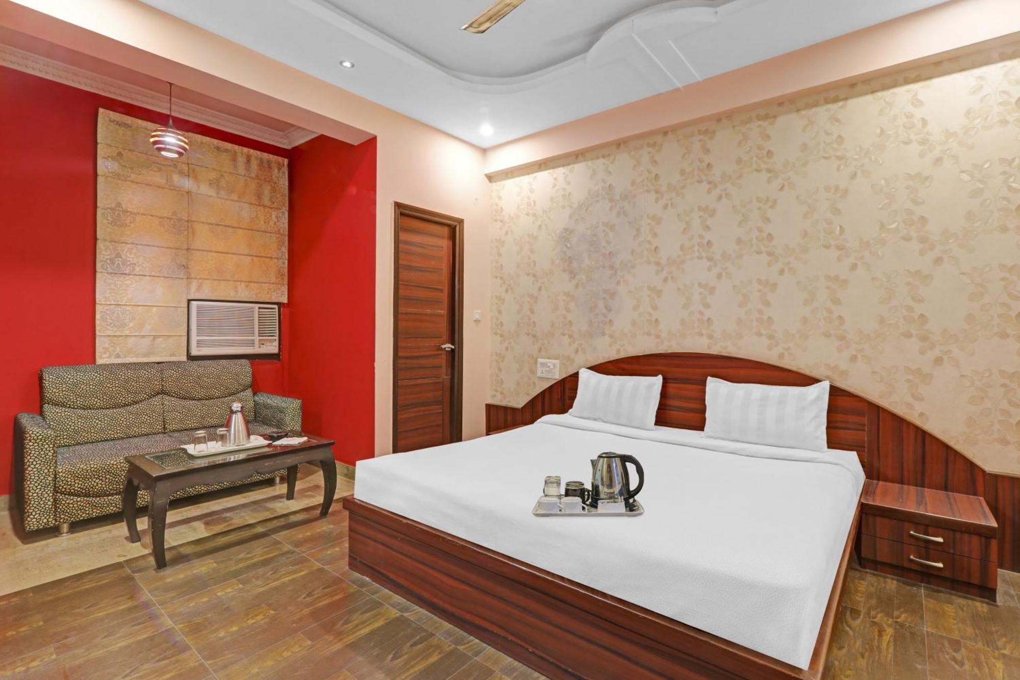 Super Capital O Townhouse Govinda Royal Hotel Kanpur Buitenkant foto