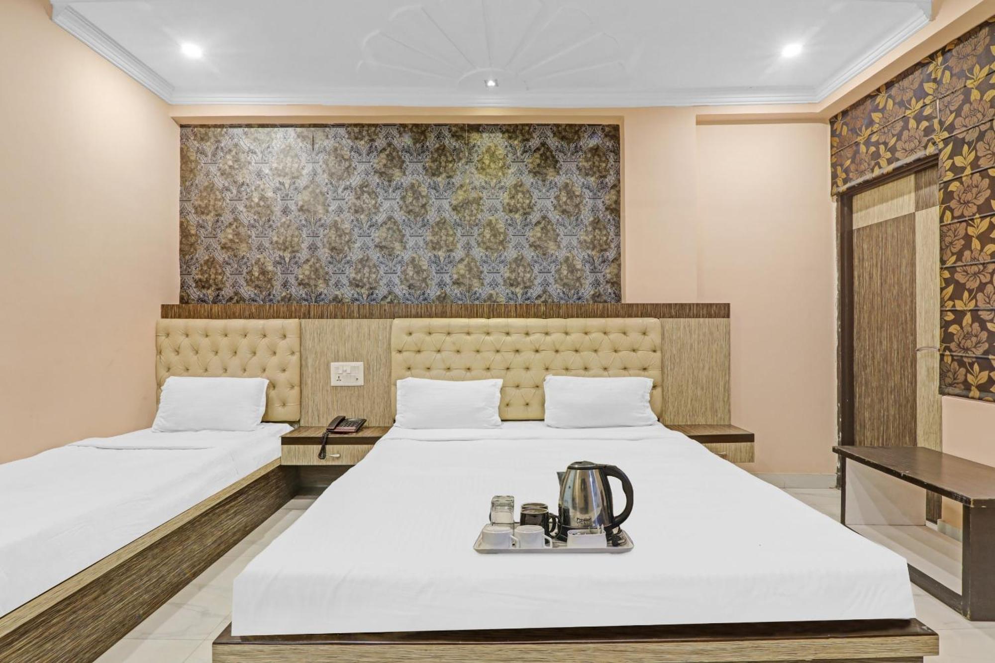 Super Capital O Townhouse Govinda Royal Hotel Kanpur Buitenkant foto