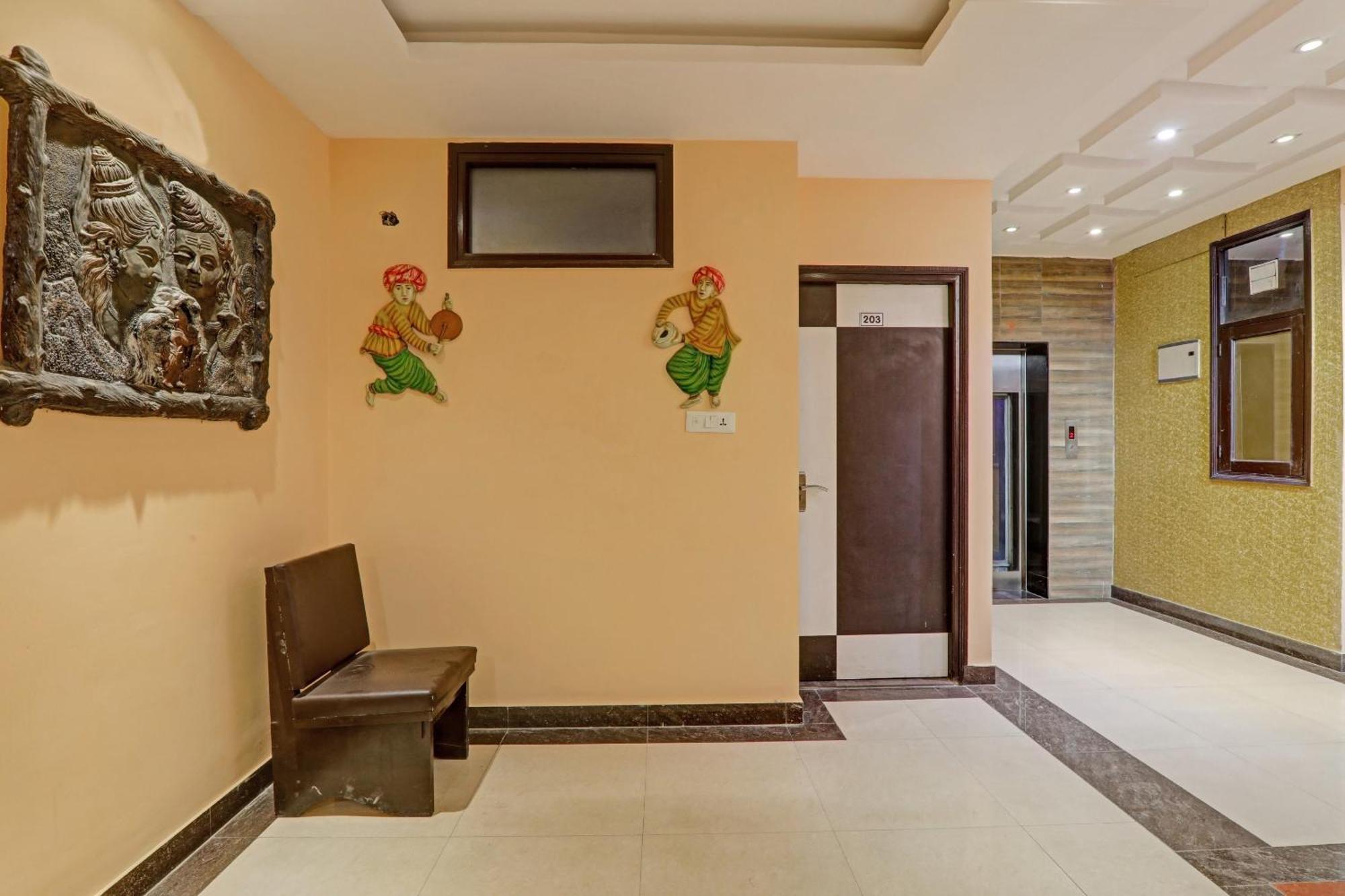 Super Capital O Townhouse Govinda Royal Hotel Kanpur Buitenkant foto