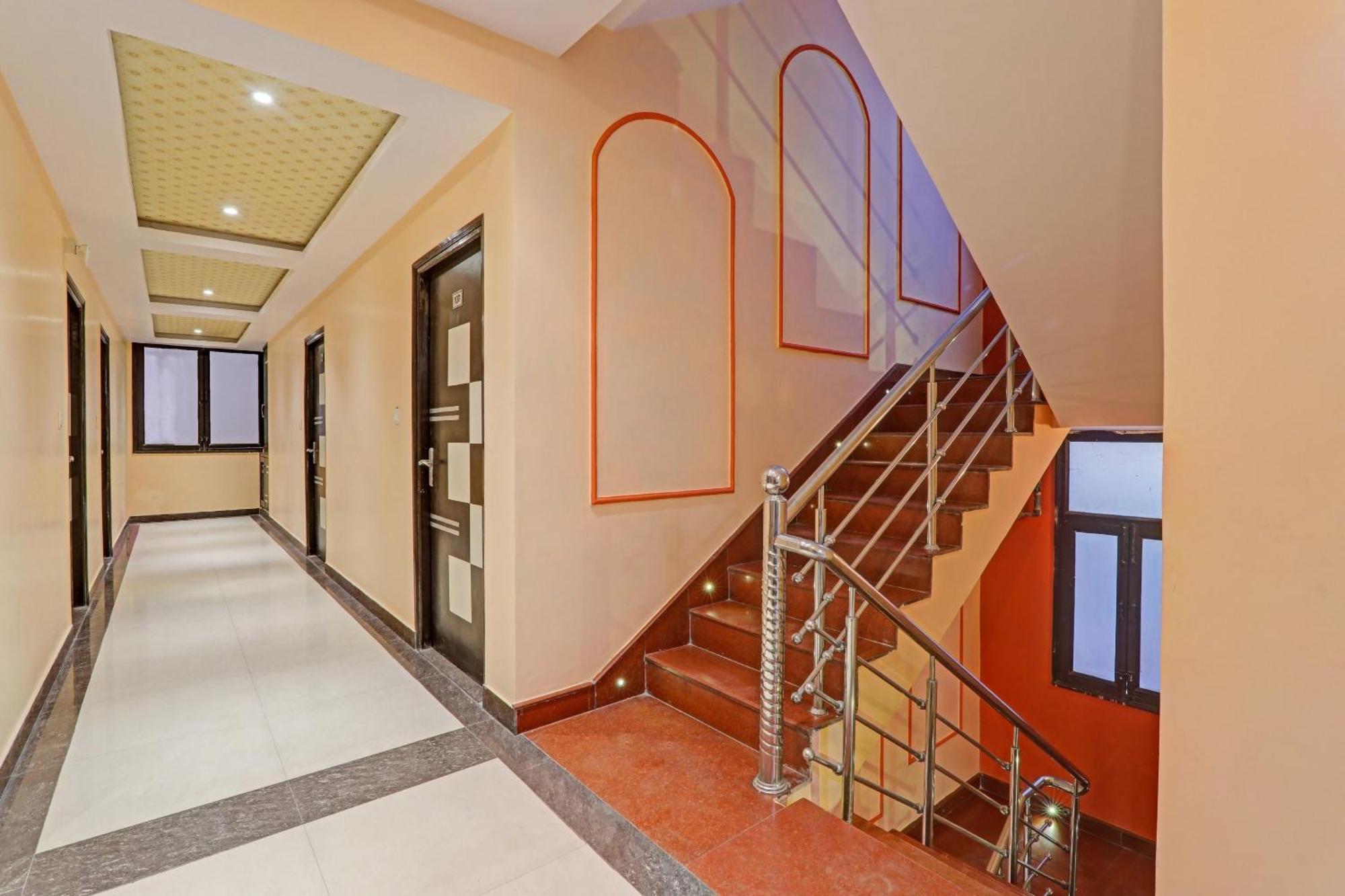 Super Capital O Townhouse Govinda Royal Hotel Kanpur Buitenkant foto