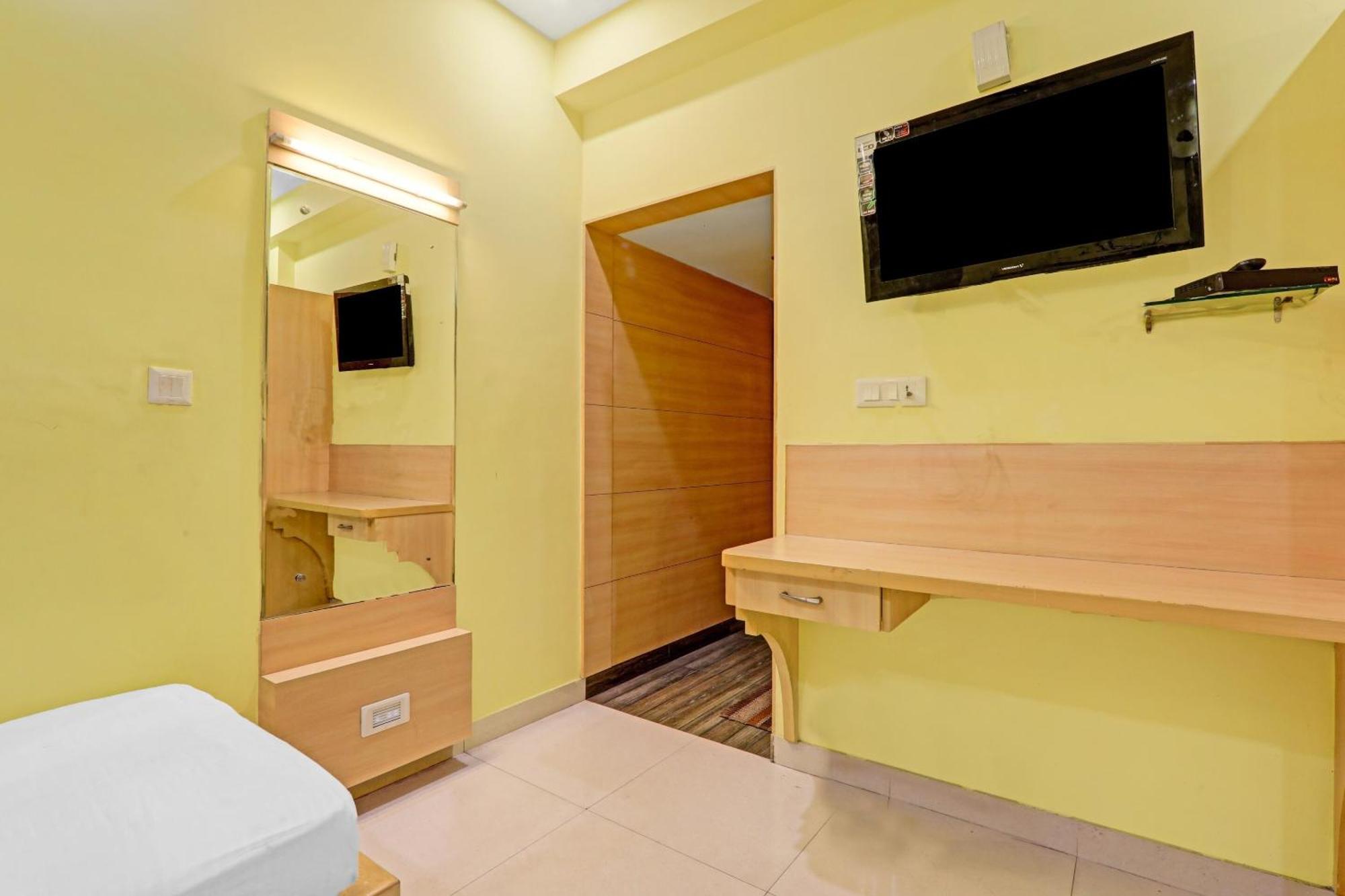 Super Capital O Townhouse Govinda Royal Hotel Kanpur Buitenkant foto