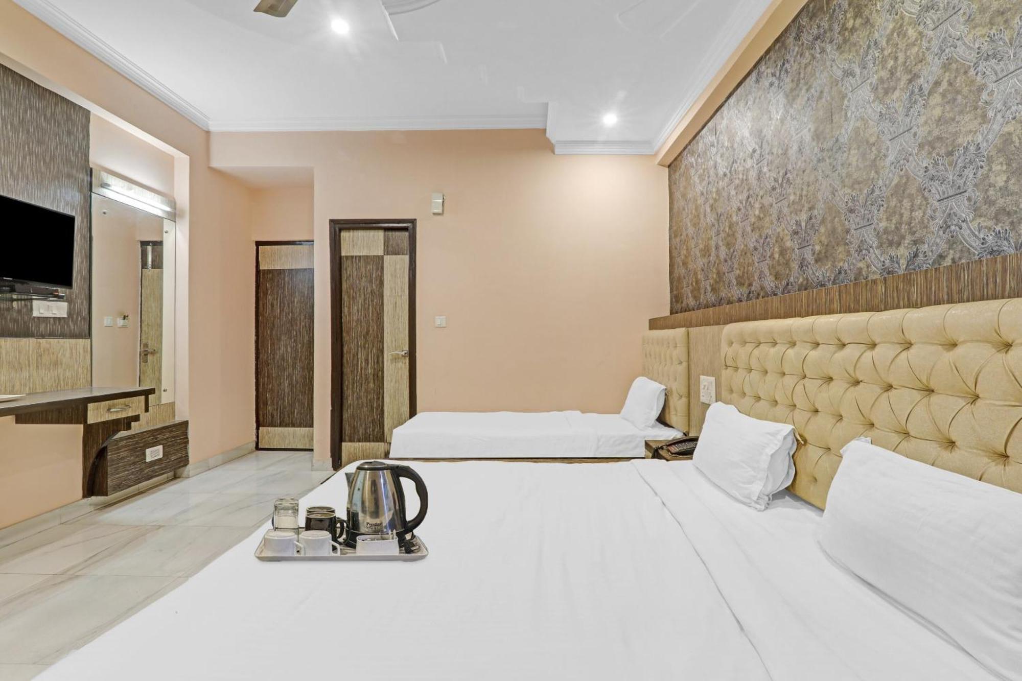 Super Capital O Townhouse Govinda Royal Hotel Kanpur Buitenkant foto